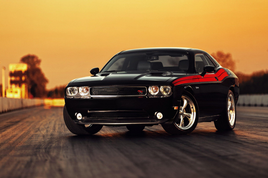 2011 Dodge Challenger RT 001.jpg 2011 Dodge Challenger RT 001.jpg
