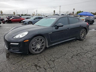 PORSCHE PANAMERA 2 2015