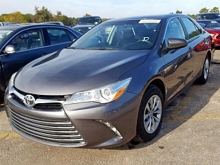 TOYOTA CAMRY LE 2015