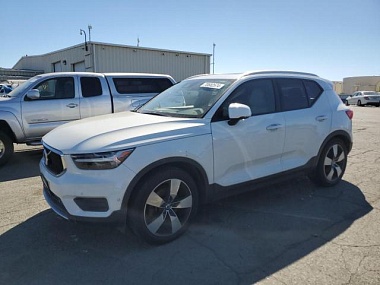 VOLVO XC40 T5 MOMENTUM 2019