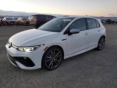 VOLKSWAGEN GOLF R 2024