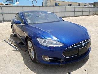 TESLA MODEL S 2015