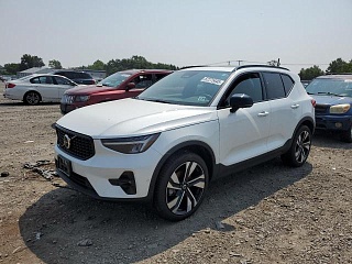 VOLVO XC40 PLUS 2024