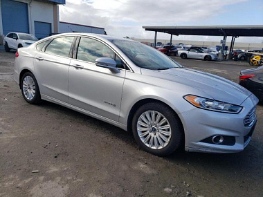 FORD FUSION SE HYBRID 2016