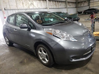 NISSAN LEAF S 2015