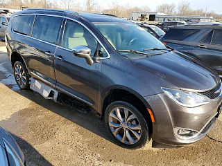 CHRYSLER PACIFICA LIMITED 2019