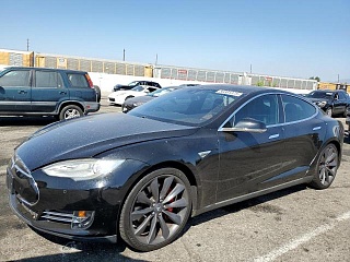 TESLA MODEL S P85D 2015