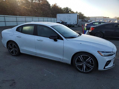 VOLVO S60 B5 R-DESIGN 2022