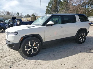 RIVIAN R1S ADVENTURE 2024