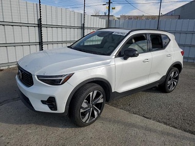 VOLVO XC40 ULTIMATE 2024