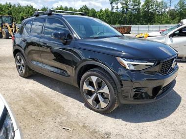 VOLVO XC40 PLUS 2023