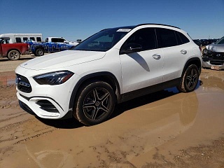 MERCEDES-BENZ GLA 250 2024