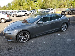TESLA MODEL S 2015