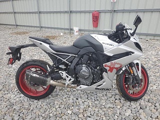 SUZUKI GSX800 2024