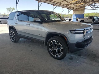 RIVIAN R1S ADVENTURE 2025
