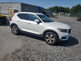 VOLVO XC40 T5 MOMENTUM 2021