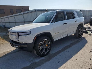 RIVIAN R1S ADVENTURE 2024