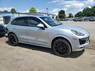 PORSCHE CAYENNE GTS 2018