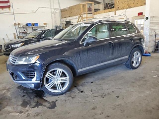 VOLKSWAGEN TOUAREG V6 2015
