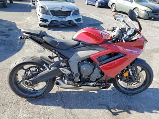 TRIUMPH DAYTONA 660 2025