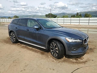 VOLVO V60 CROSS COUNTRY T5 MOMENTUM 2020