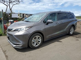 TOYOTA SIENNA LIMITED 2021