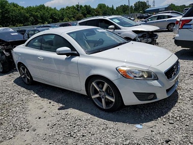 VOLVO C70 T5 2011
