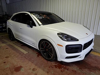 PORSCHE CAYENNE GTS COUPE 2022