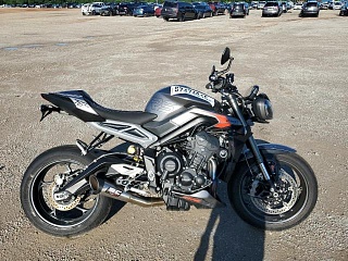 TRIUMPH STREET TRIPLE 765 RS 2024