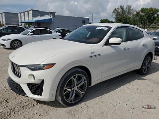 MASERATI LEVANTE BASE 2021