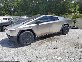 TESLA CYBERTRUCK 2024