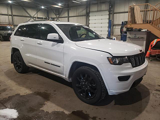 JEEP GRAND CHEROKEE LAREDO 2020