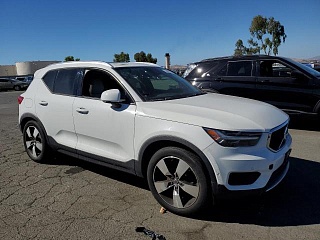 VOLVO XC40 T5 MOMENTUM 2019