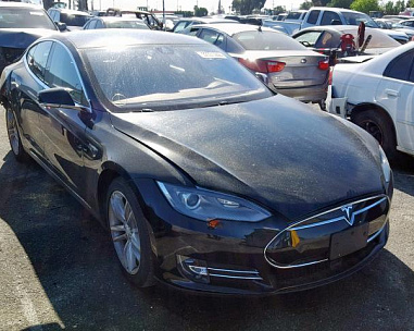 TESLA MODEL S 85, 2015