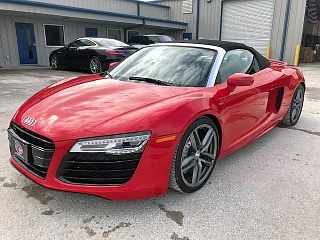 AUDI R8 5.2 QUATTRO