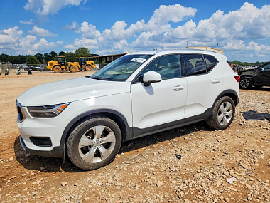 VOLVO XC40 T4 MOMENTUM 2019