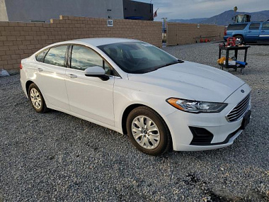 FORD FUSION S 2019