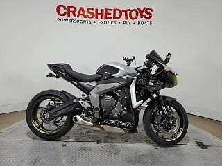 TRIUMPH DAYTONA 660 2025